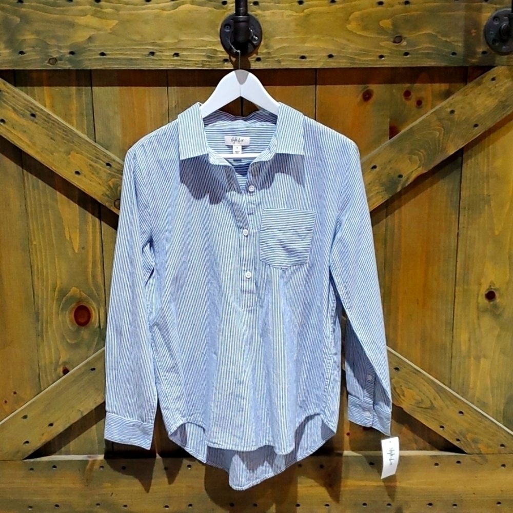 CASUAL BLUE WHITE STRIPED TOP SIZE SMALL